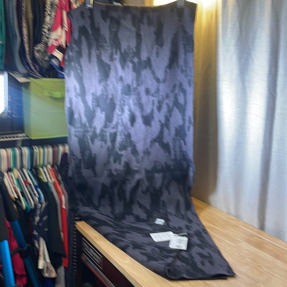 NWT oversized jacquard scarf camo - Picture 7 of 10